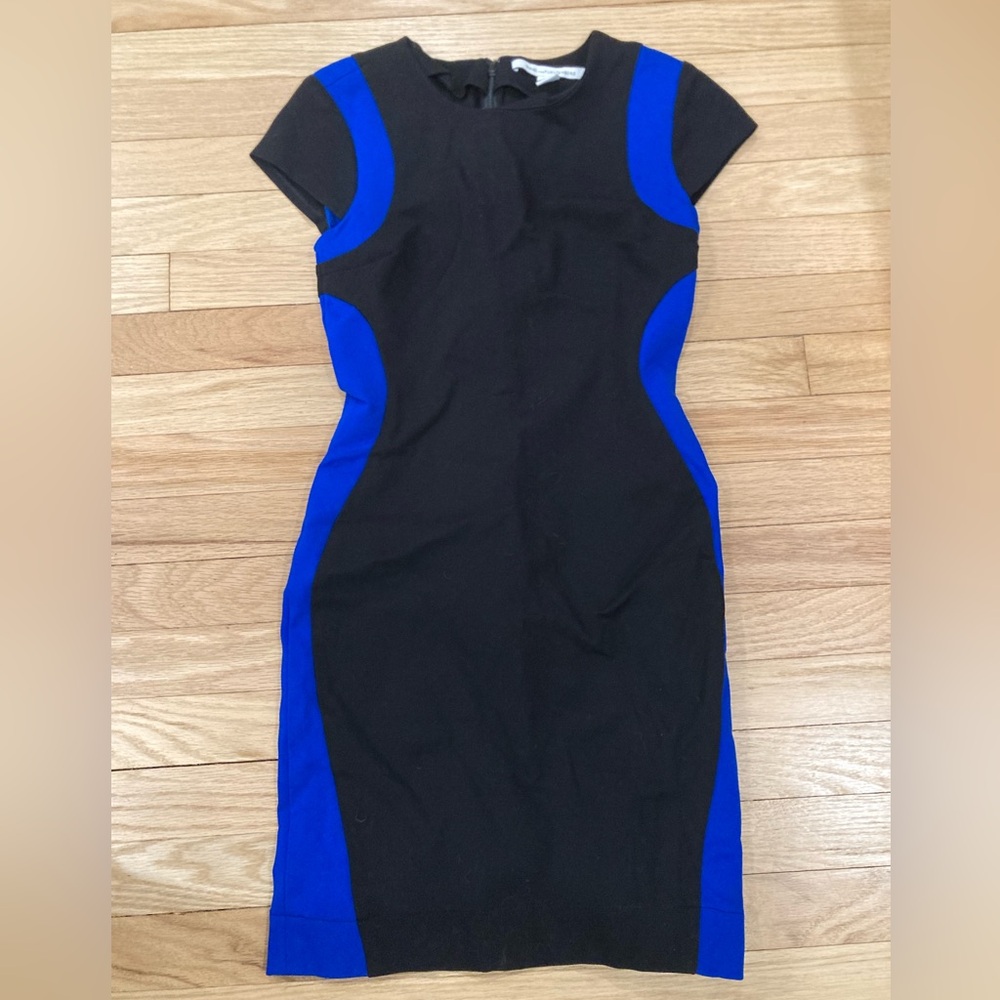 🖤 💙 DVF color block sheath dress black and blue